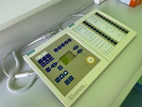 Sprzedamy dwa aparaty kostno-płucne do radiografii ogólnej z kompletnym wyposażeniem: